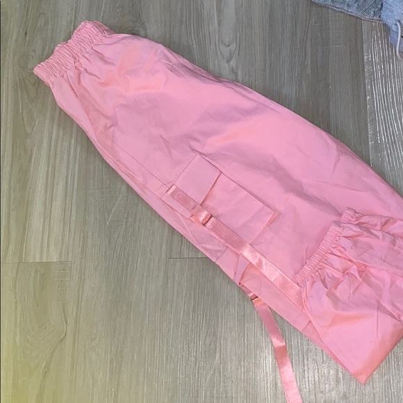 PINK JOGGERS WITH BUCKLE ACCESSORY ON THE SIDES💖 - Picture 1 of 3